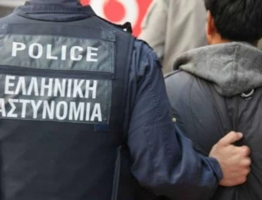 Έξι συλλήψεις για τα επεισόδια έξω από το σπίτι της βουλευτού ΣΥΡΙΖΑ Ελισάβετ Σκούφα στην Κατερίνη (βίντεο)